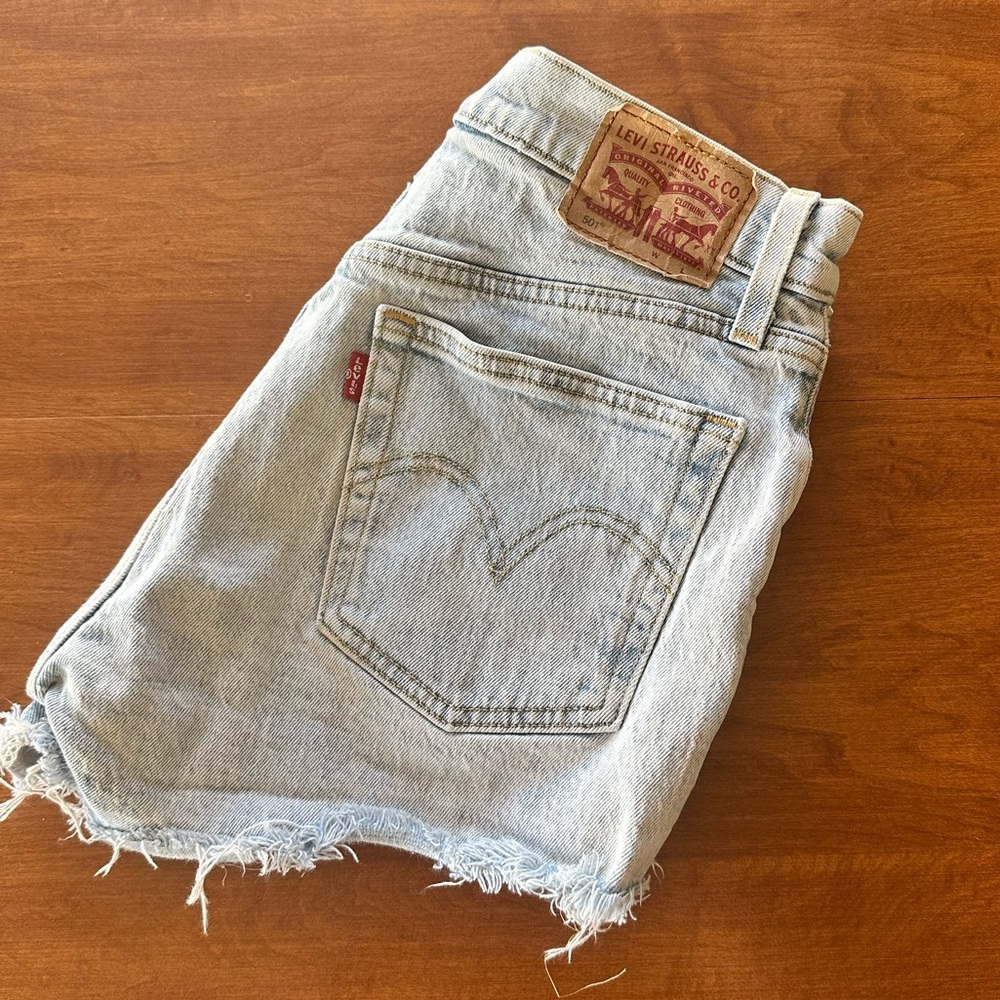 Women’s Levi’s Cutoff Shorts